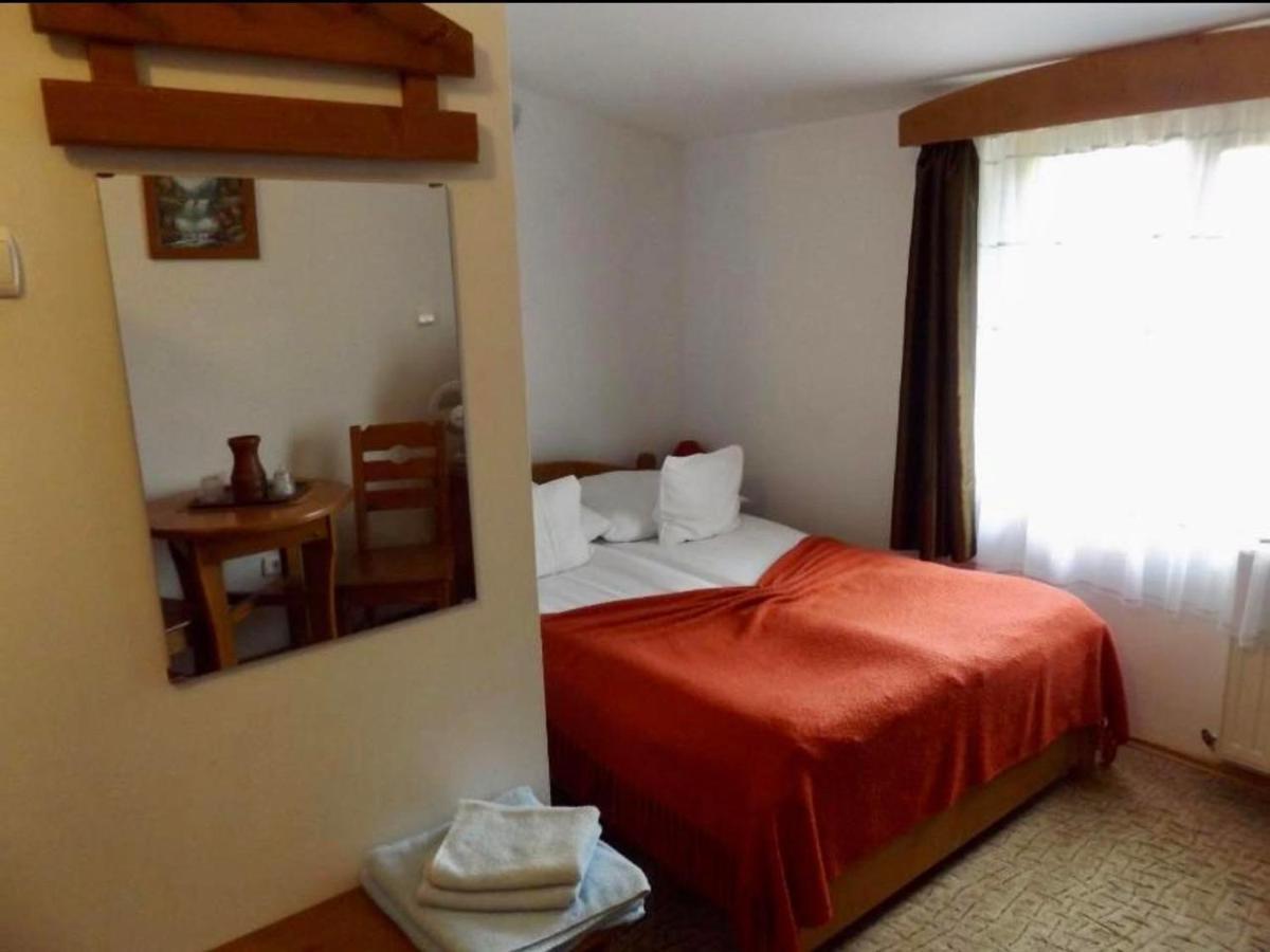 Tulipan Panzio Bed & Breakfast Sfântu Gheorghe Bagian luar foto